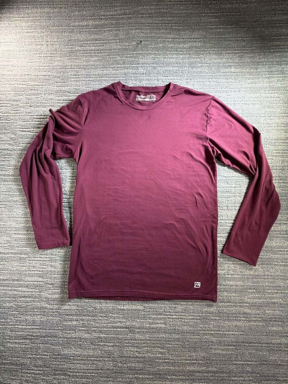 Avalanche Outdoor Supply Company Long Sleeve Performance Shirt Large